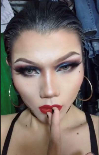 这个小姐姐的这个妆简直了,化妆前后对比差别真大,网友:服!