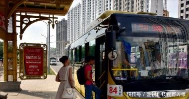 中国一座没有地铁的省会城市，每天上下班一定要做好“堵”的准备