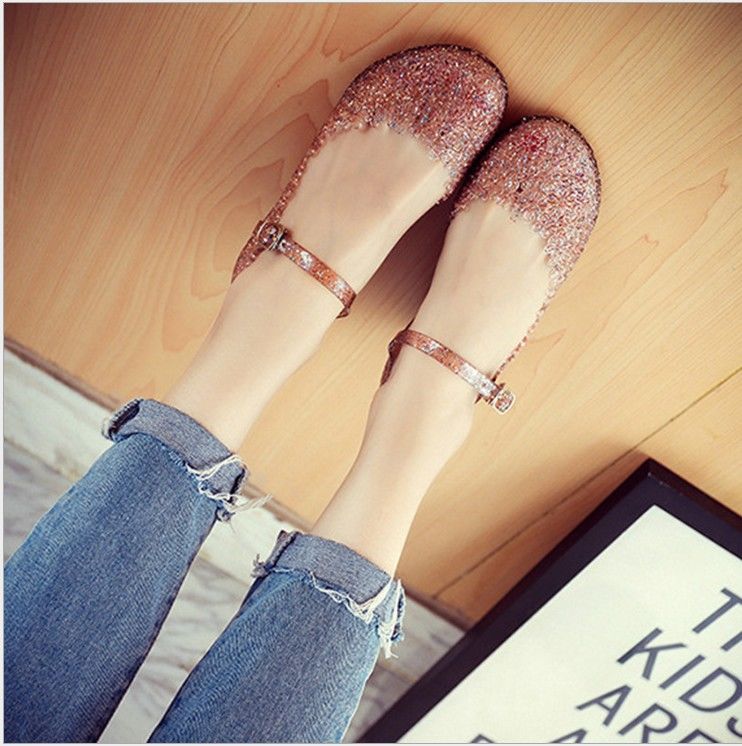 典雅精美的高跟鞋，这样的设计我的真没想过，第四双离不开眼