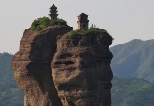 中国一座非常有灵气的山，山顶砖塔的裂缝地震之后竟然愈合了