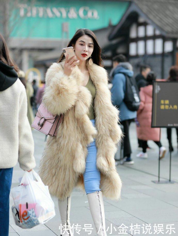  【完美】大气的皮草外套，完美显示出了时尚的魅力