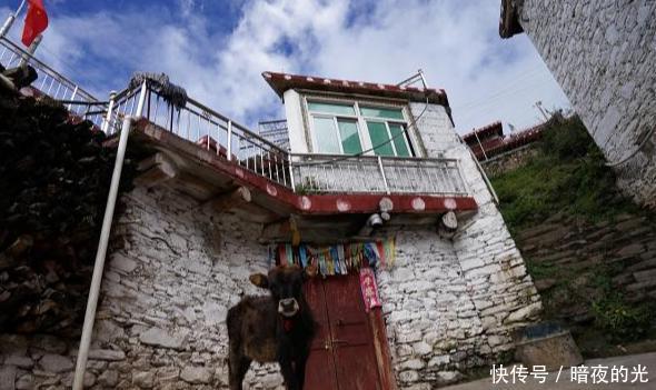 我国最接近天堂的小村庄,景色绝美却生存艰难,全村共用一个厕所