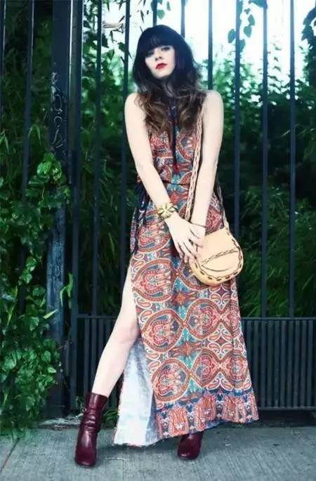 开叉裙才是这一季的亮点，是时候出来炫耀了