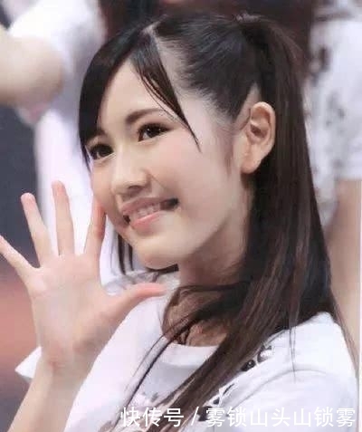  头发是有层次感：12款气质爆棚清新编发造型，打造田园小清新！