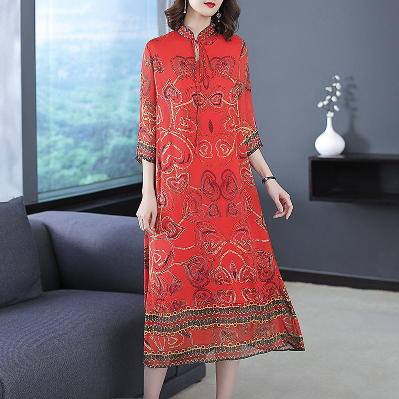 新发现一种裙:“欧货裙”,比旗袍高雅,比真丝高贵,时髦超嫩美