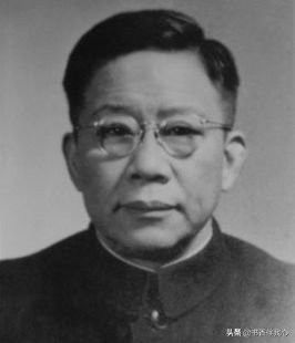 陆定一墓，陆定一是任期最长的中宣部长，副国级，曾被关押近13年