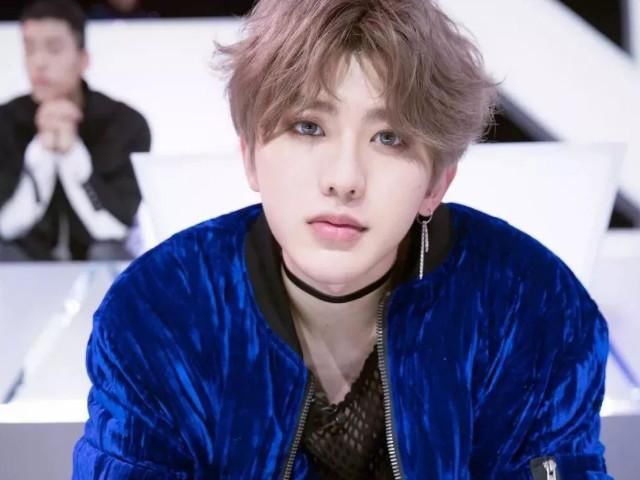 本以为蔡徐坤卸了妆认不出，直到看到卸了妆的朱正廷！