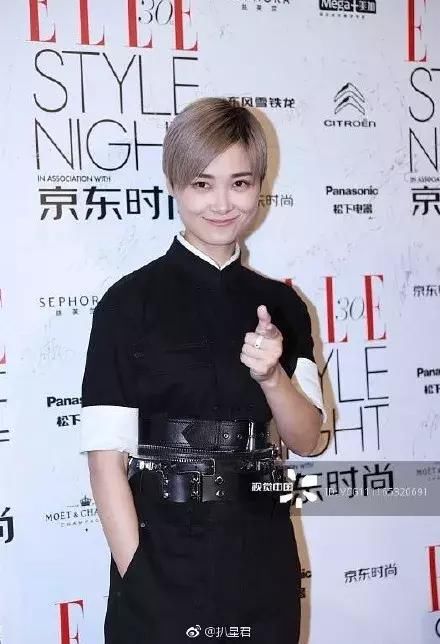 有人惊艳、有人油光满面，这两场时尚活动，精修未修对比明显！