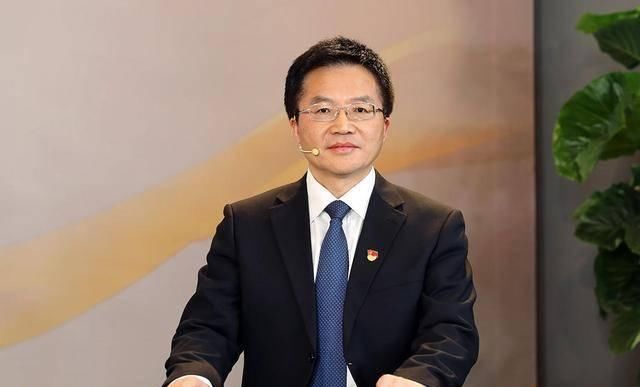  提拔：挂职干部提拔快，很多省直机关处级干部并不愿意挂职，为