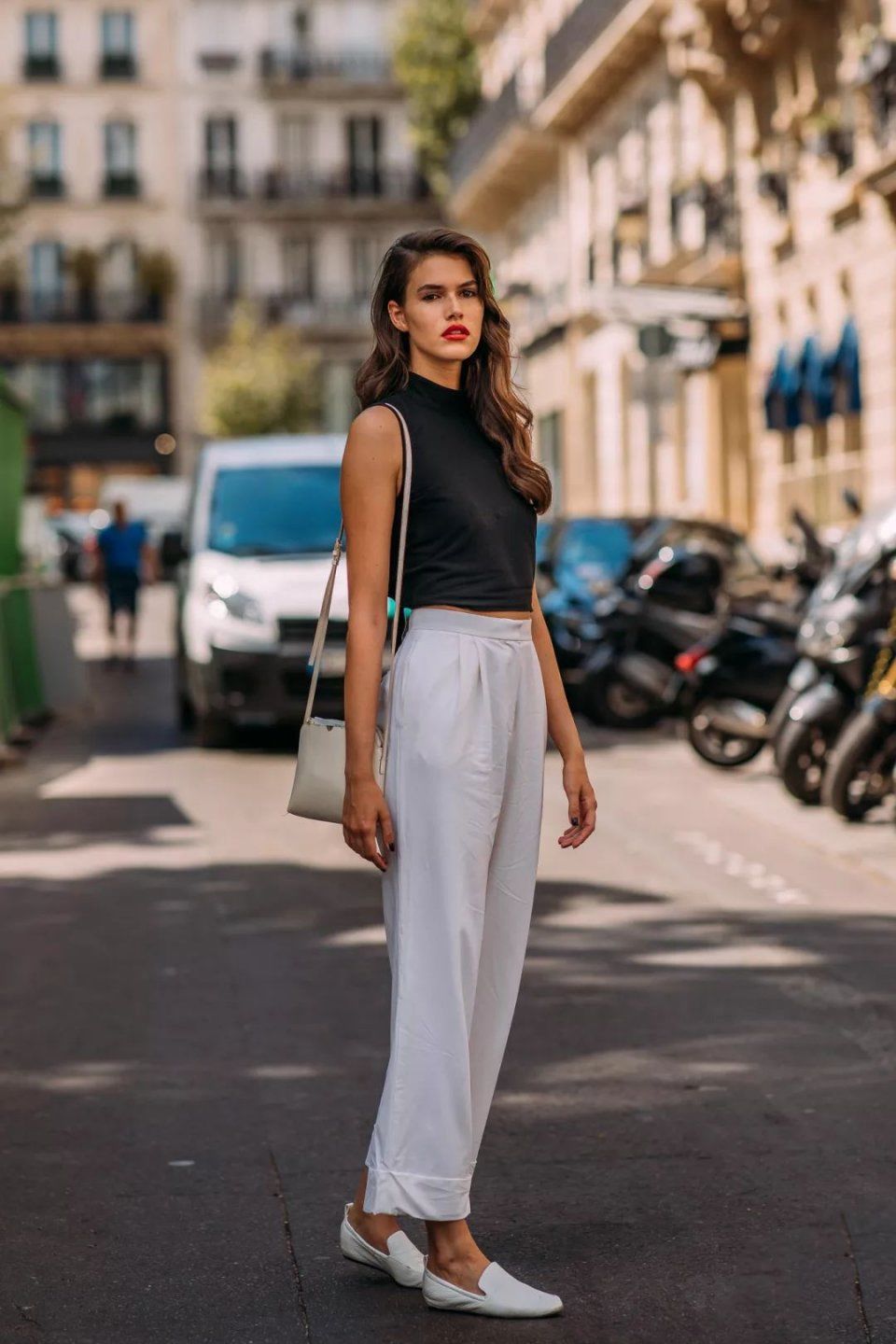 初秋穿阔腿裤，这3款绝不能碰!谁穿谁矮胖...