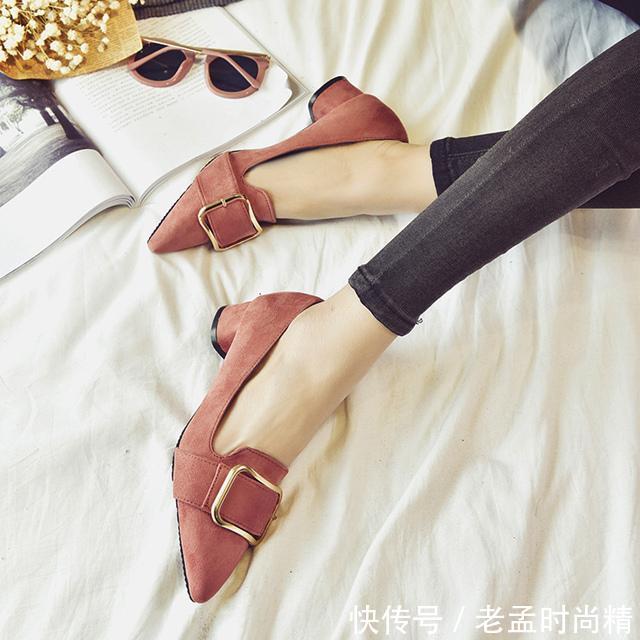 「方扣」时尚新款鞋子来袭,没有一双好鞋怎么出门呢?