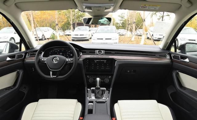  [感觉]拥有一台大众迈腾是何感觉？会有女生喜欢吗？看完你就知道了！