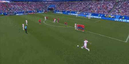 世界杯冷门迭爆，幸好“圆月弯刀”依旧犀利