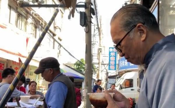 苏州最“任性”路边摊，天冷天热都不做，远近闻名40年