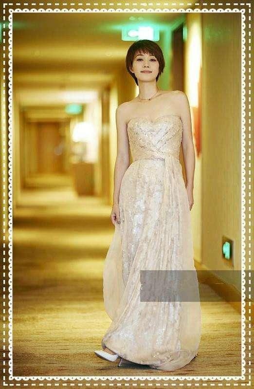 林志玲穿透视纱裙太透明了，却浑然不知 网友：这尺寸也太尴尬了