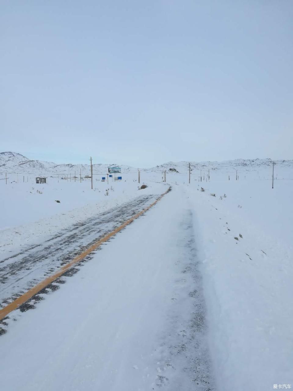 山上已经下雪了