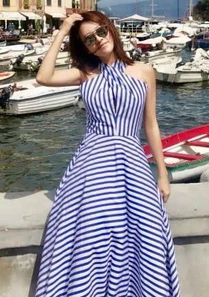 毛俊杰出席红毯，身穿绿色深V长裙秀身材，这大白腿十分抢眼！