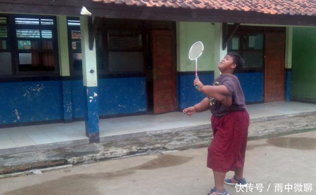 曾经那个世界最胖的男孩！体重384斤，减肥152斤后变帅小伙