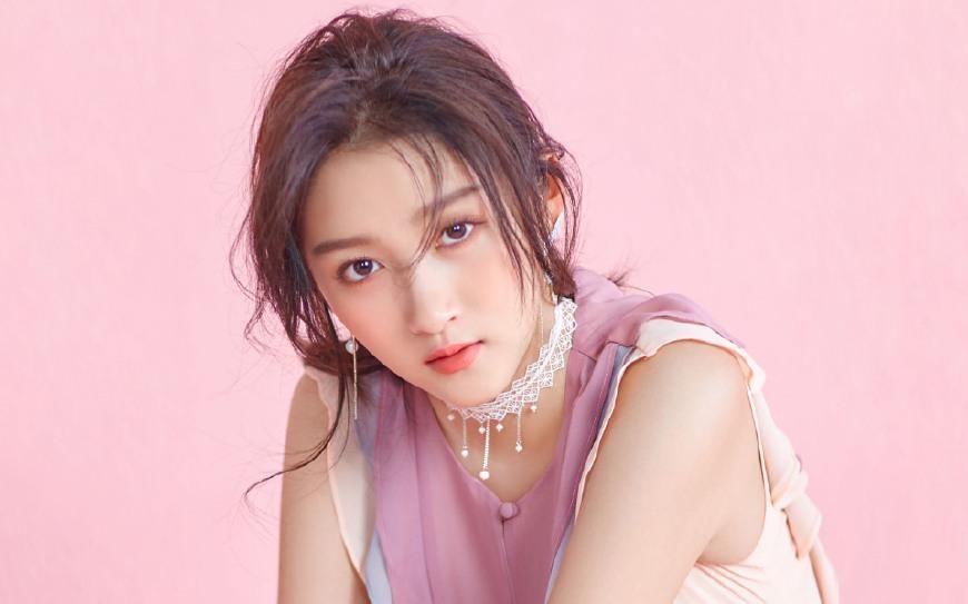 关晓彤在《甜蜜暴击》中大秀好身材，实力澄清变胖谣言!