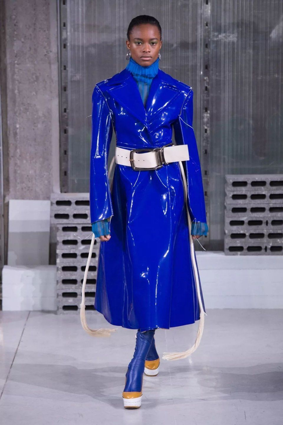 如何才能坐上四大时装周秀场的头排?