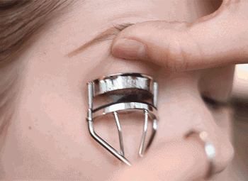 周冬雨刘诗诗能撩倒那么多男神，都是因为这款神奇的“绿叶眼妆”