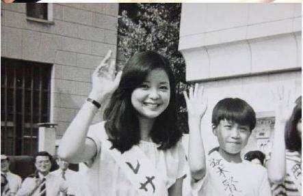  『性格』塌鼻子也可以很美，这几位女星的长相看着就性格随和能做好朋友