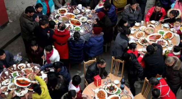 “农村办酒席，舅舅坐上席”，为何舅舅在亲戚中的地位如此高？