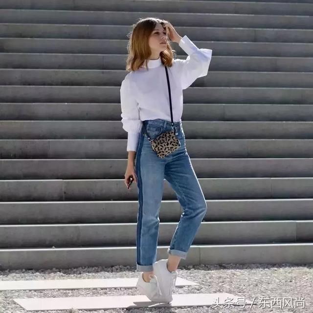  #白鞋#小白鞋虽然容易脏，但在穿衣搭配上，总是能以不变应万变