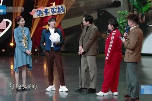  「张新成」《王牌对王牌》华晨宇跟张新成走秀，“谢广坤”却在后面搞小动作