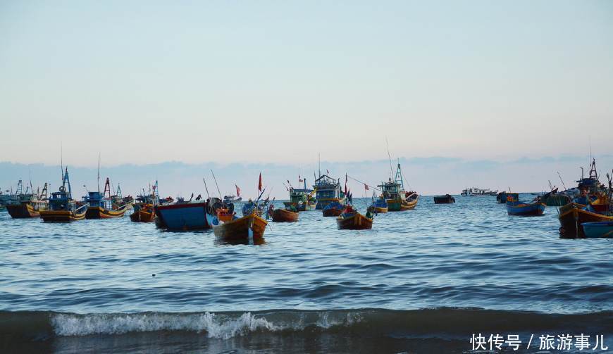 中国男子去越南旅游,当地人太热情,送给他一顶“绿帽子”