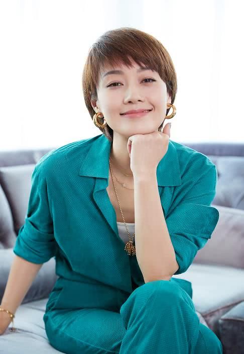 42岁的马伊琍38岁Ella撞衫，网友:这这撞得有点惨!