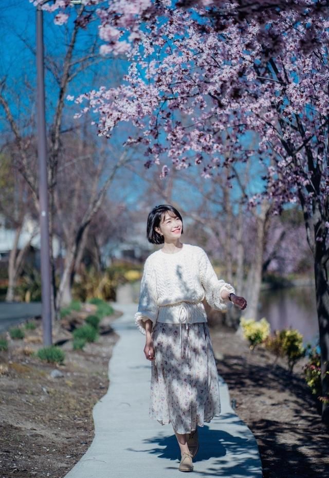  #春天#别人已经将裙装穿了一轮，你居然还没反应过来，你对得起春天吗