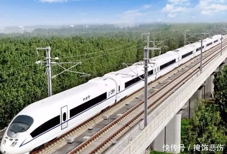 高铁乘务员离职率为何那么高？内部员工说出真相，原因让人同情