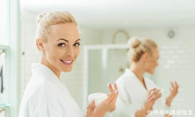 『皮肤表面』防晒霜和隔离霜到底先涂哪个?多数人都涂错了,怪不得皮肤黑