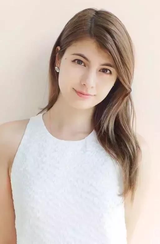 “哥日太太团”曝光，J罗女友颜值逆天，香川混血女友尽显欧美范