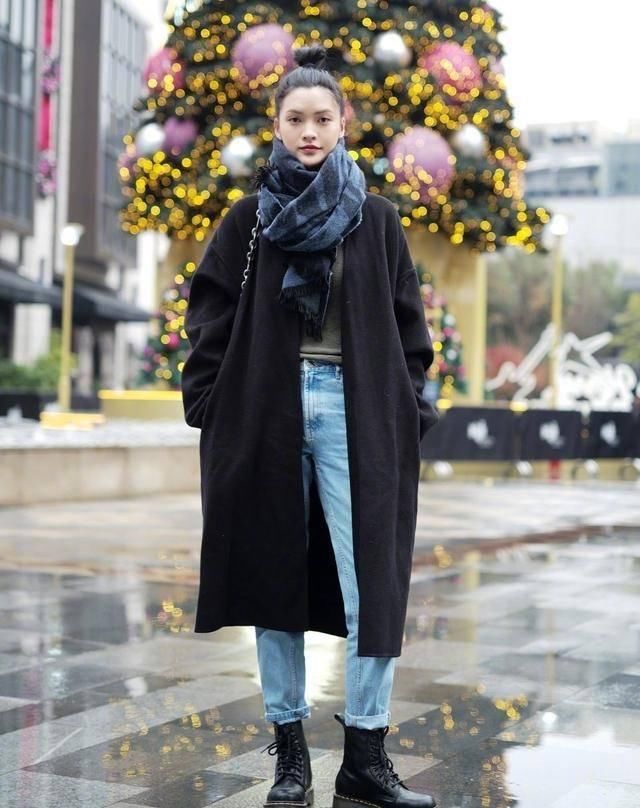  [小姐姐]经典黑也能穿出层次感，高级又优雅，真是个迷人的“小妖精”