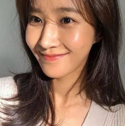  茶棕发色■想染头发了没有？先接过这一份大牌明星头发颜色参照吧！