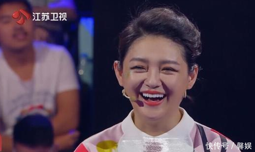 大S被人喷脸肿像倪萍，曾在微博上回应，看得出她很介意别人说她