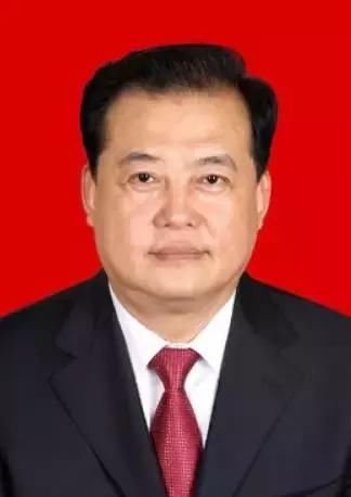 中纪委周末打老虎，这名副部曾连续主政地方12年