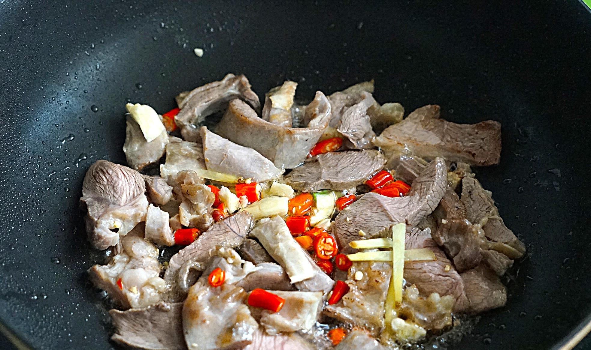  「我家」立冬节气，我家爱吃此菜，热乎乎炖一锅，超解馋，天冷吃正合适