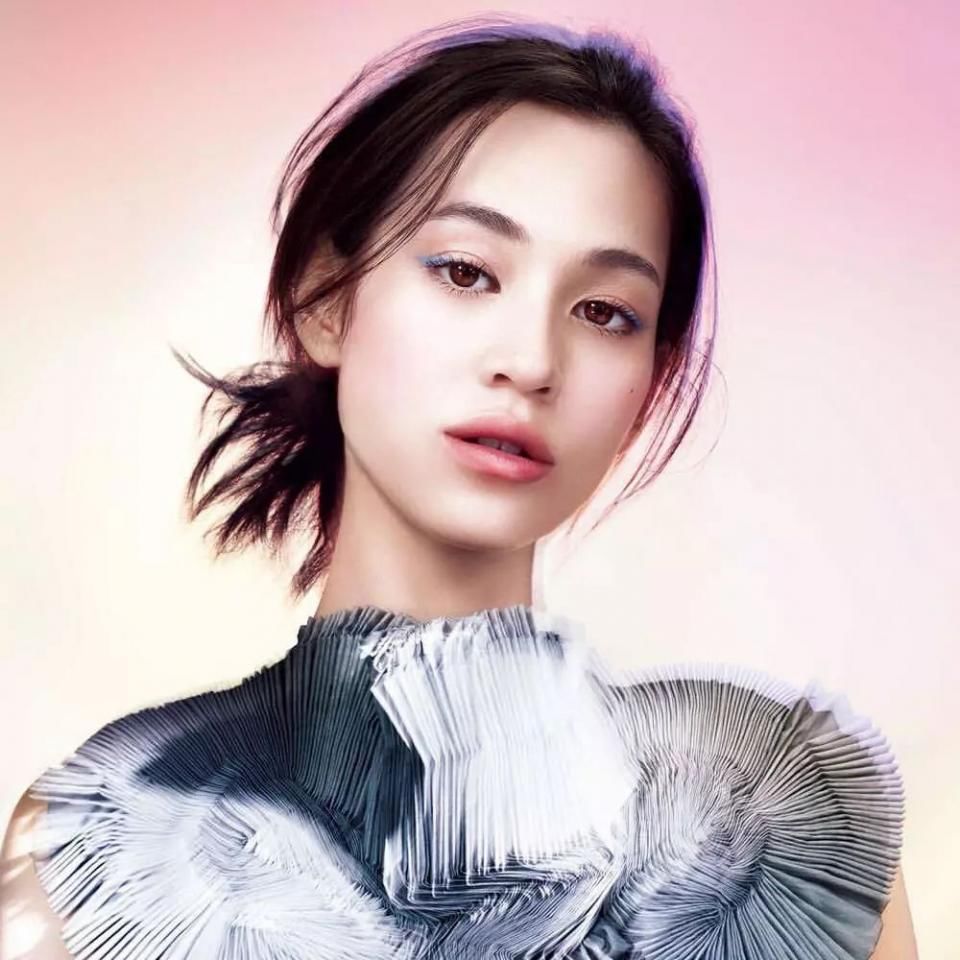 石原里美30+?她的新鲜“果汁脸”怎么看怎么才18