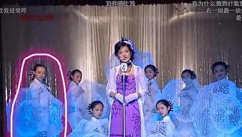 #濛濛#重温《情深深雨濛濛》：孙俪为赵薇伴舞，人群中最耀眼