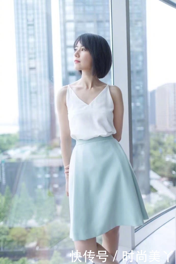 高圆圆剪了个短发嫩到飞起,跟20年前一模一样,哪像有38岁啊?