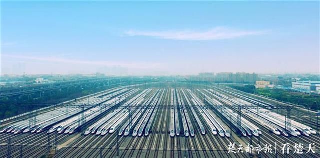  『陆地』“陆地航母”即将启航！武汉230组动车整装待发