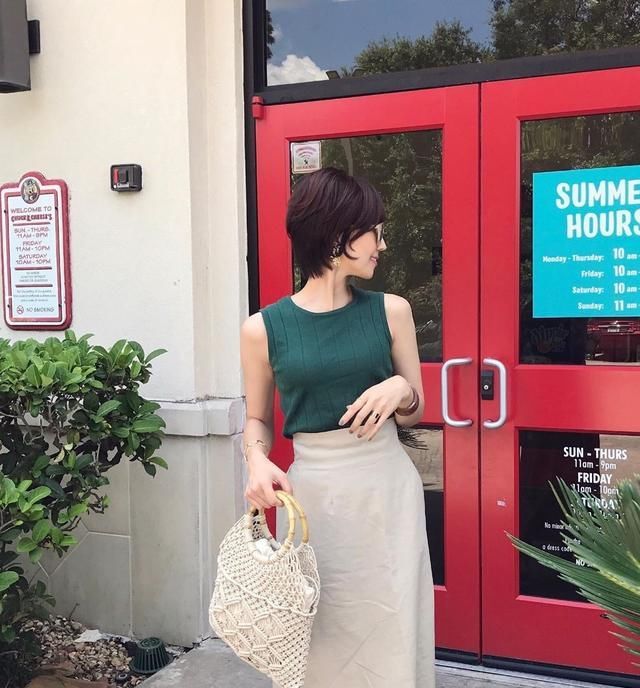  『穿搭』教你如何搭配春夏百变造型，游走职场与街头随性风！