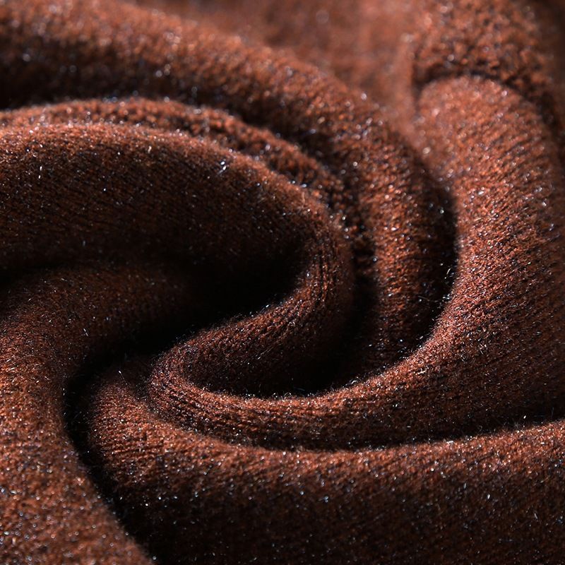 秋天别只会穿风衣，今年流行“毛衣裙+打底裤”，美得无与伦比