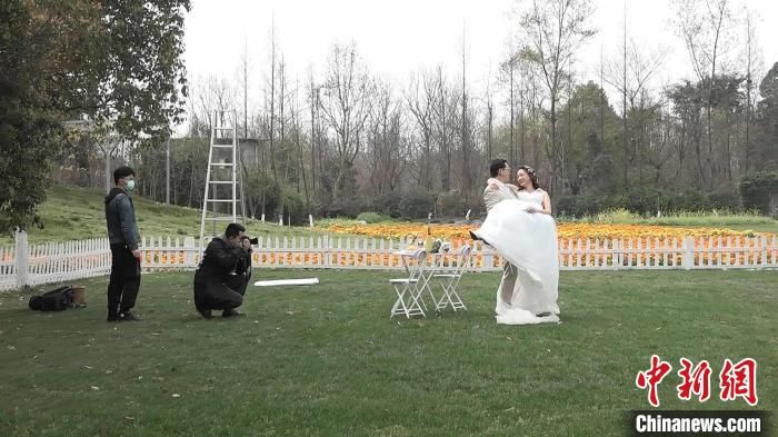  #瞬间#婚纱摄影为爱归来：定格疫情下的幸福瞬间