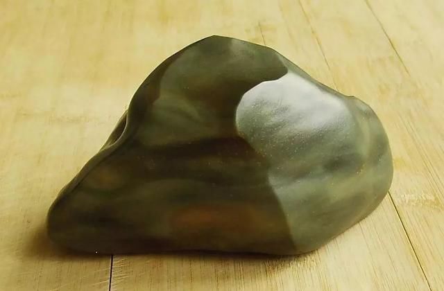 新疆人捡石头的最美季节又到了，教你在16个不同的地方捡石头！有