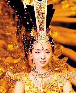  记得@还记得千手观音的聋哑人领舞吗? 被富豪苦追8年, 现状出乎意料!