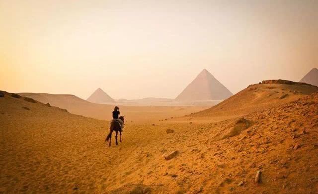 十一旅游真相:你被朋友圈的照片骗了多久?